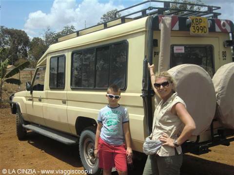 LA NOSTRA JEPP PER SAFARI DA NAIROBI A WATAMU!