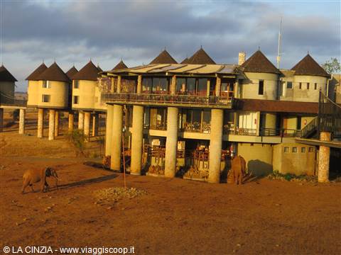 SAROVA SALT LICK GAME LODGE - PARCO TSAVO EST riserva Taita Hills