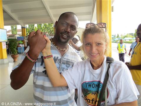 in Aeroporto a Mombasa l'Arrivo