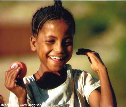 bambina sulla strada Keren - Asmara
