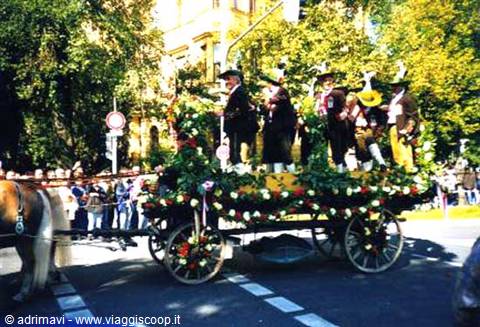 carri allegorici a Monaco - Oktoberfest