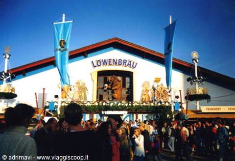 stand della Lowenbrau - Oktoberfest