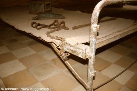 Phnom-Penh, cella carcere S-21