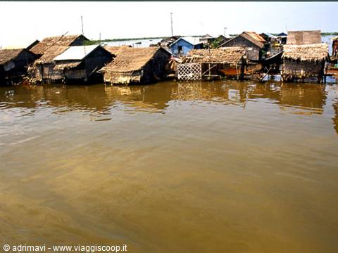 villaggio di Tonlé-Sap