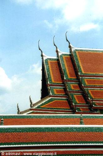 tetti del Wat Phra Jetubon - Bangkok