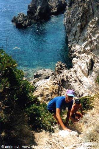 scogliere presso Cape Arilas- Corfù
