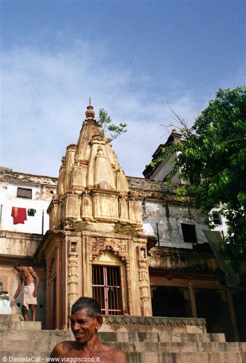 Stupa al suo posto