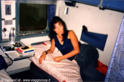 Sfinimento sul treno che ci ha portati a Bombay
