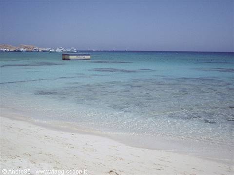 la fantastica spiaggia di "makhmeya"