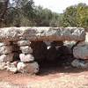 DOLMEN (camera funeraria in età neanderthaliana,200.000 - 40.000 anni fa) ITALIA 