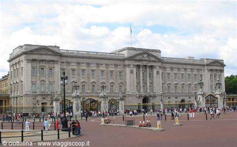 BUCKINGHAM PALACE