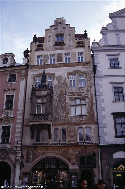 Starometske namesti