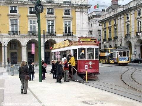 LISBONA - PRACA DO COMERCIO.