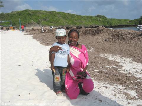 Watamu - Il piccolo Omar e la sua dolcissima mamma Zeina