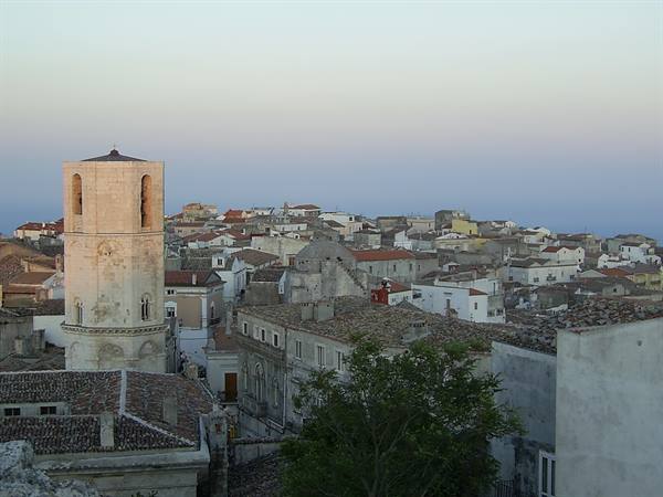 sant'arcangelo e la sua...originale torre ottagonale...ricorda qualcosa??