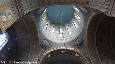 INTERNO DELLA CATTEDRALE ORTODOSSA