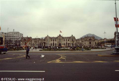 LIMA - PLAZA DE ARMAS