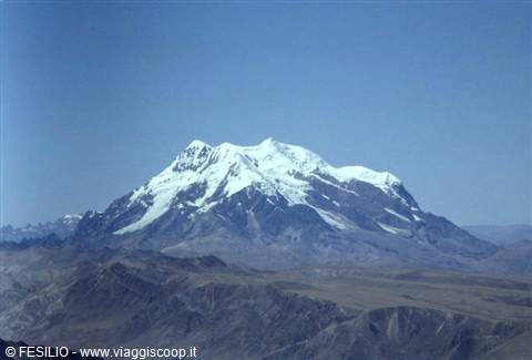 L'ILLIMANI DAL GHIACCIAIO CHACALTAYA