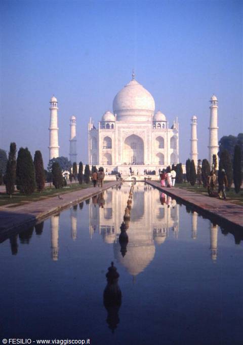 AGRA - TAJ MAHAL