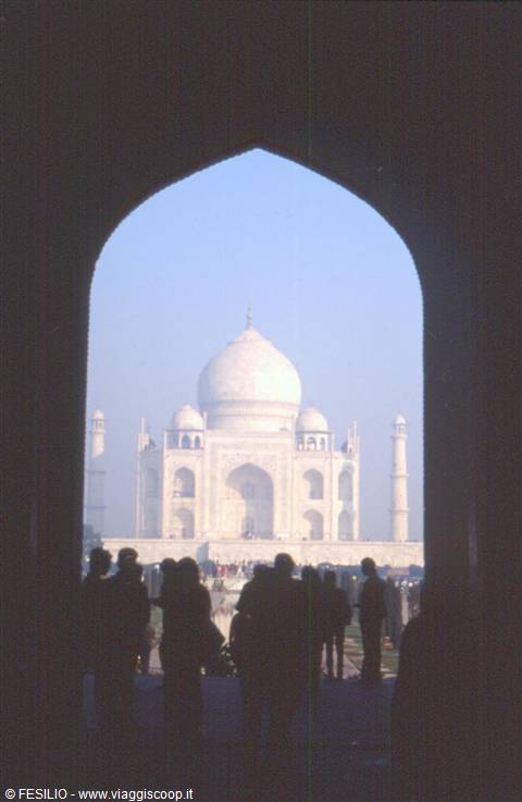 AGRA - TAJ MAHAL