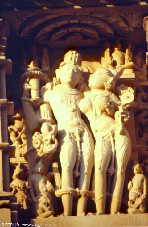 KHAJURAHO - STATUE DEI TEMPLI