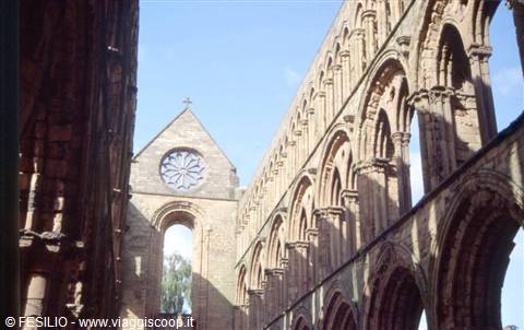 JEDBURG - CATTEDRALE