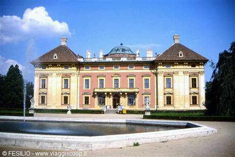 AUSTERLITZ - VILLA DOVE SOGGIORNO' NAPOLEONE PRIMA DELLA BATTAGLIA