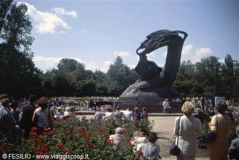 STATUA DI CHOPIN