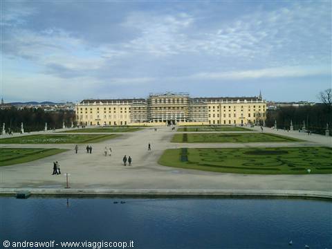 Schonbrunn. Vista dalla Gloriette che domina il palazzo