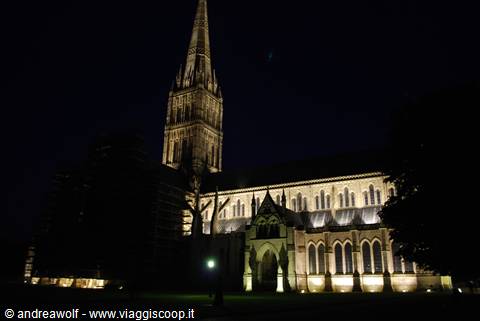Cattedrale di Salisbury by night