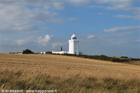 Faro sulle scogliere di Dover