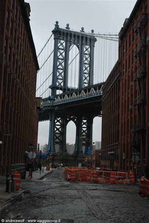 Il ponte visto dal quartiere di Brooklyn