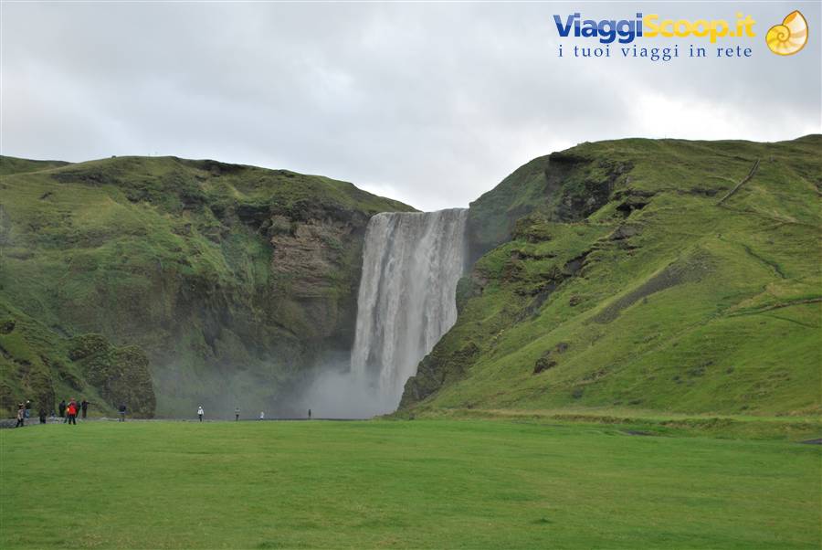 I 62 metri della cascata di Skógarfoss