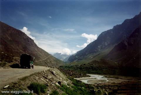 Strada tra Jispi e Darcha