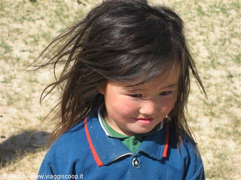 Volto di bambina Mongola