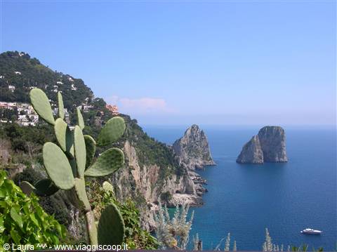 Capri e i suoi FARAGLIONI!