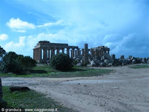 Selinunte : Tempio fluorescente