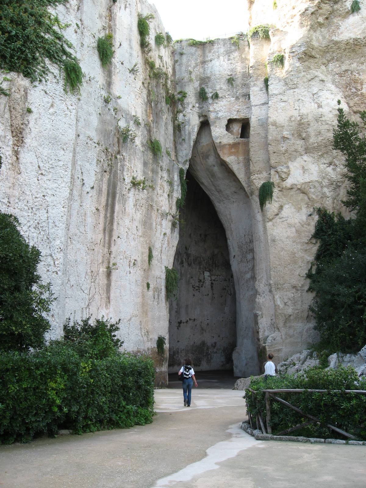 Siracusa : le Latomie e l' Orecchio di Dionigi