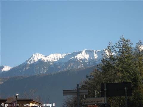 Levico : neve sui monti