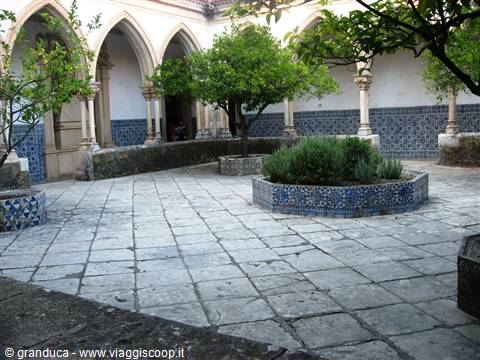 Tomar : un chiostro
