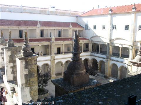 Tomar : un chiostro