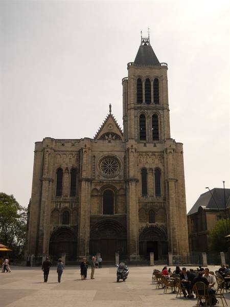 St: Denis
