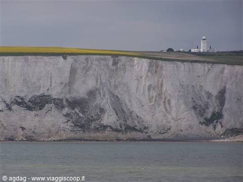 Dover - Faro e scogliera