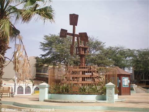 monumento  di santa maria