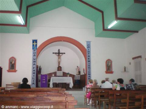 interno chiesa di santa maria