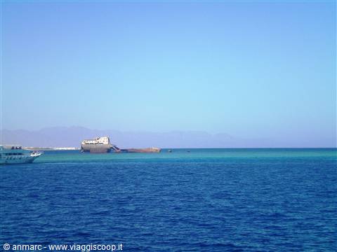 residuo di naufragio in mare di nave russa