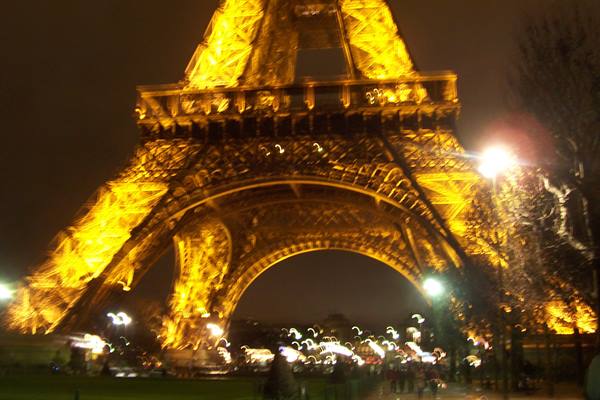 TOUR EIFFEL DI NOTTE