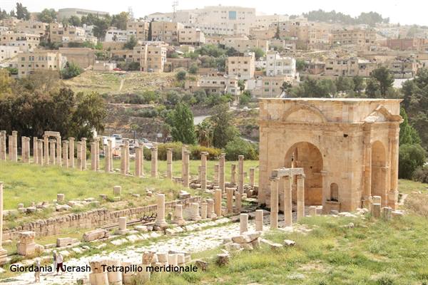 Giordania - Jerash - Tetrapilo meridionale
