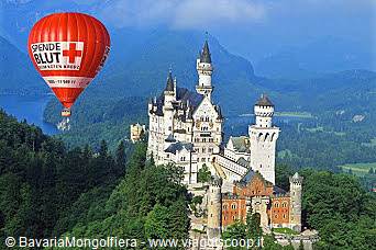 Castello Neuschwanstein visto da un pallone