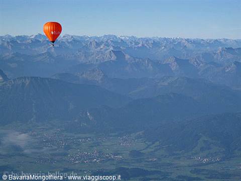Gli Alpi da una mongolfiera di Bavaria Ballonfahrten